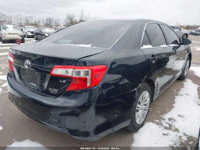 Toyota Camry Le Image 13