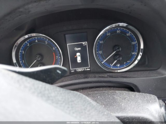 Toyota Corolla Se Image 4