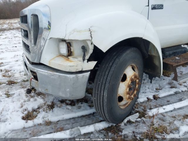 Ford F-650 Image 7