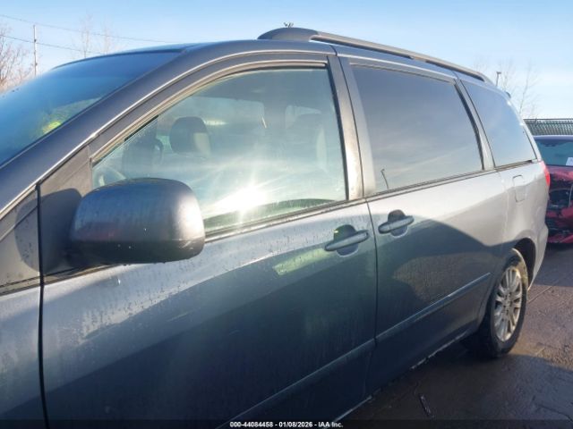 Toyota Sienna Xle Image 11