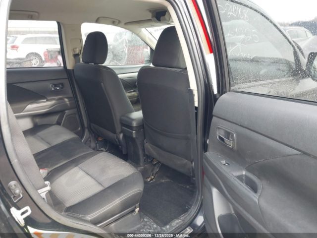 Mitsubishi Outlander Se Image 8