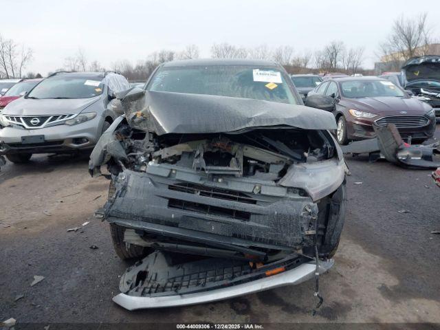 Mitsubishi Outlander Se Image 16