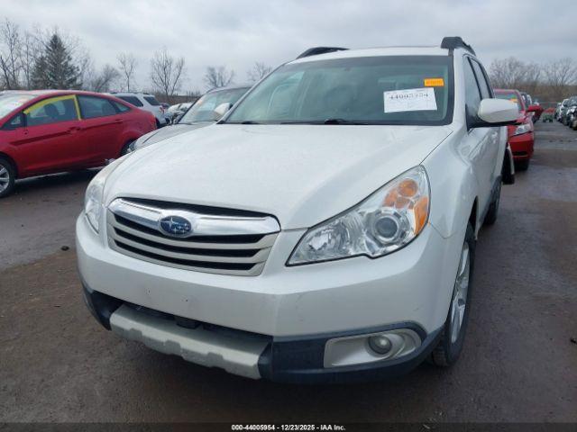 Subaru Outback 2.5i Limited Image 6