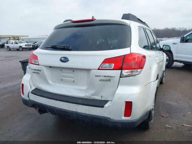 Subaru Outback 2.5i Limited Image 8