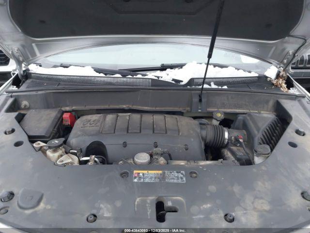 Chevrolet Traverse Ls Image 8