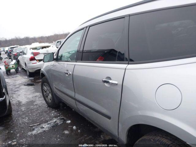 Chevrolet Traverse Ls Image 11