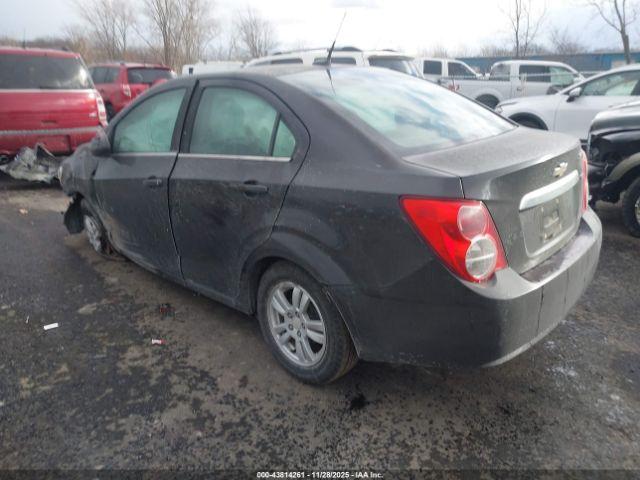 Chevrolet Sonic Lt Auto Image 17