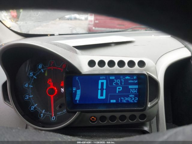 Chevrolet Sonic Lt Auto Image 2