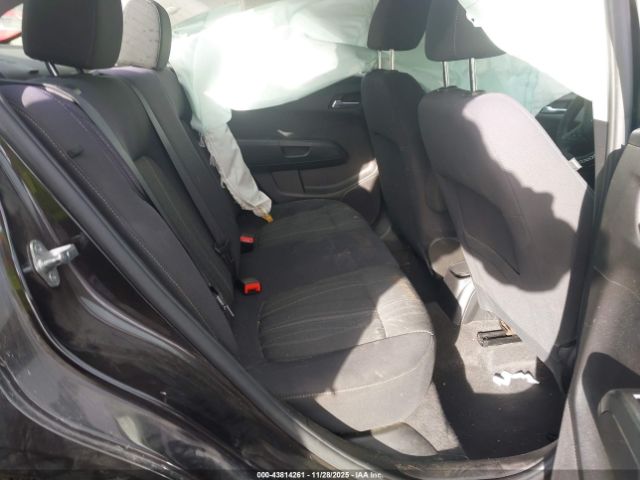 Chevrolet Sonic Lt Auto Image 11