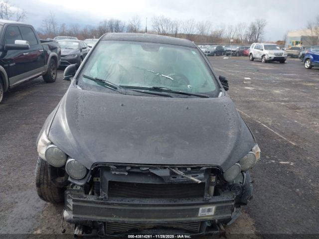 Chevrolet Sonic Lt Auto Image 4