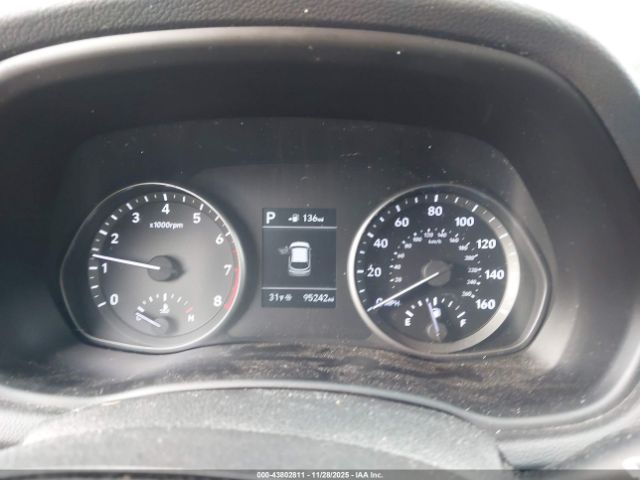 Hyundai ELANTRA Image 8