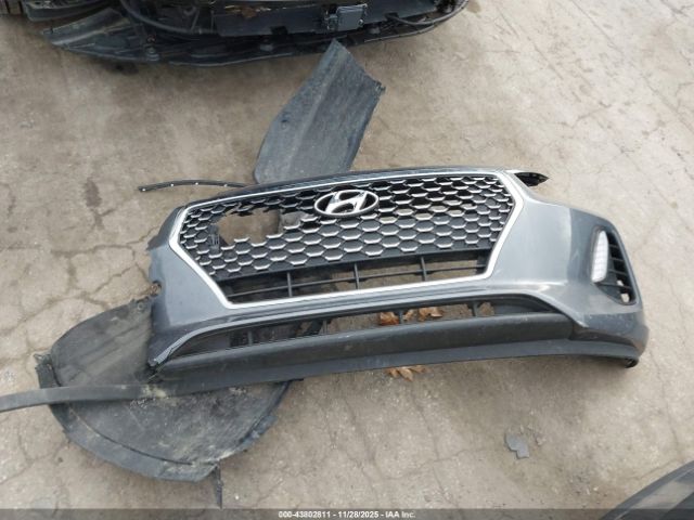 Hyundai ELANTRA Image 9