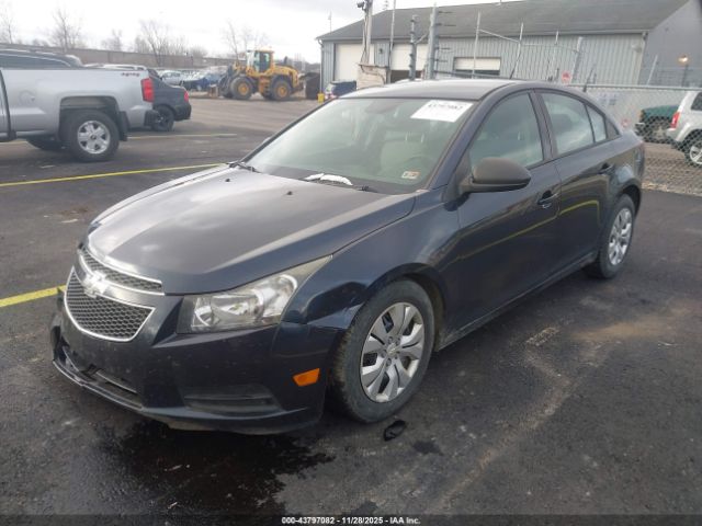 Chevrolet Cruze Ls Auto Image 8