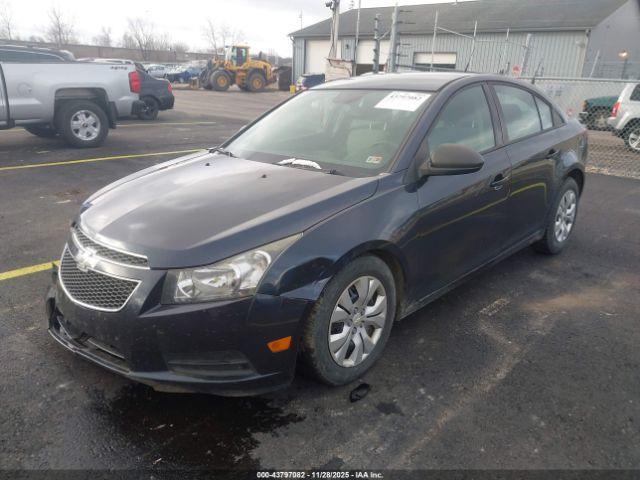 Chevrolet Cruze Ls Auto Image 8