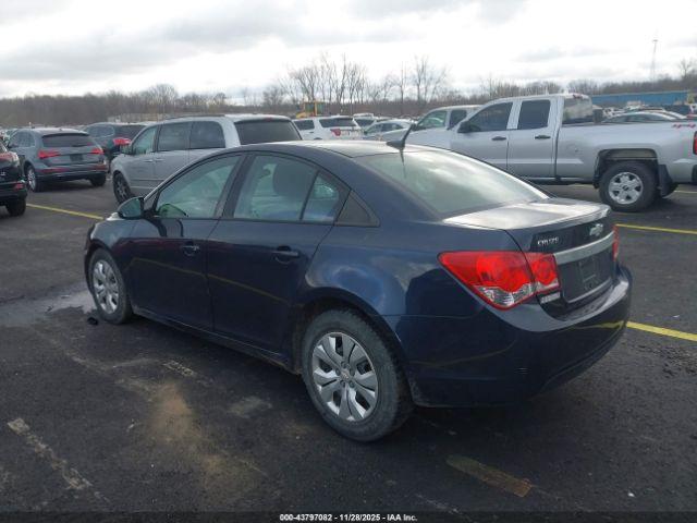 Chevrolet Cruze Ls Auto Image 9