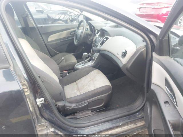 Chevrolet Cruze Ls Auto Image 6