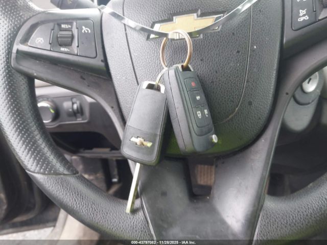 Chevrolet Cruze Ls Auto Image 12