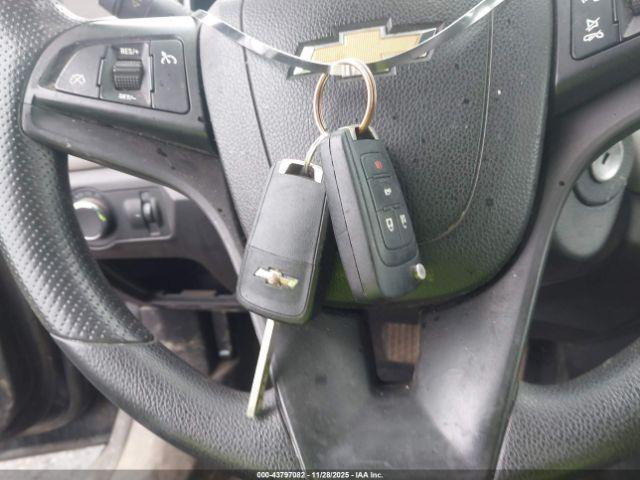 Chevrolet Cruze Ls Auto Image 12