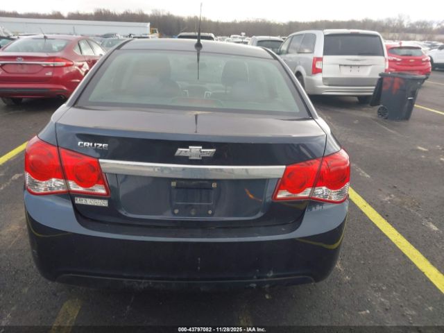 Chevrolet Cruze Ls Auto Image 3