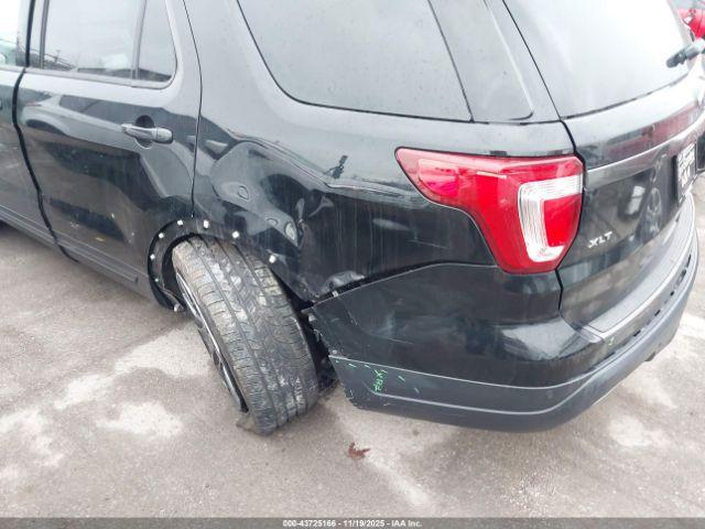 Ford Explorer Xlt Image 7