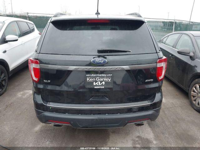 Ford Explorer Xlt Image 2