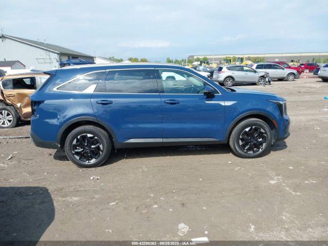 Kia Sorento S Image 4