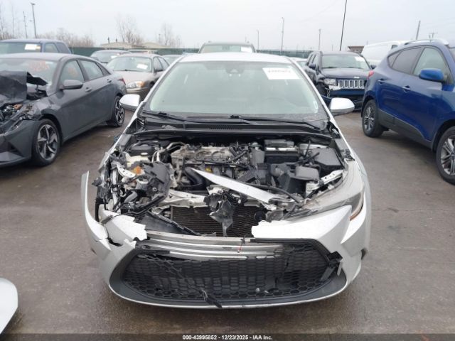 Toyota Corolla Le Image 17