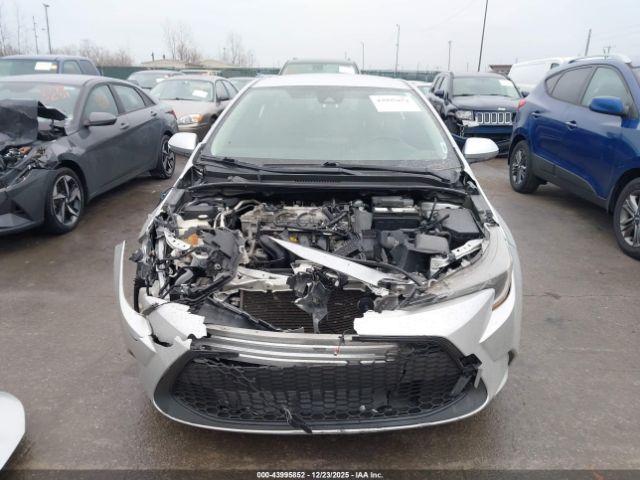 Toyota Corolla Le Image 17