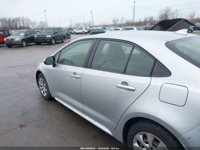 Toyota Corolla Le Image 14