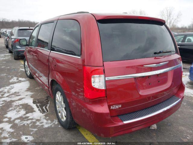 Chrysler Town & Country Touring Image 4