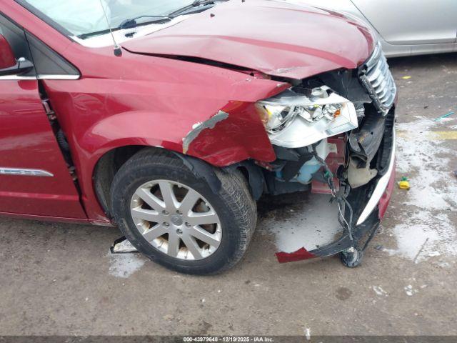 Chrysler Town & Country Touring Image 3