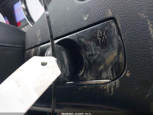 Chrysler Town & Country Touring Image 6