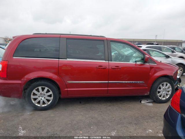 Chrysler Town & Country Touring Image 16