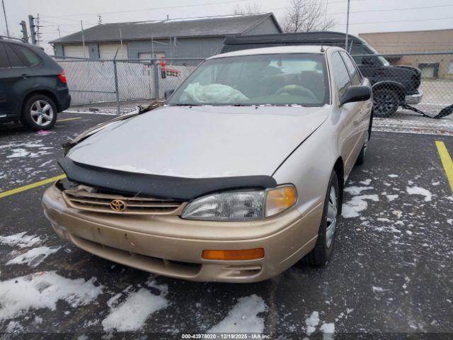 Toyota Camry Image 11