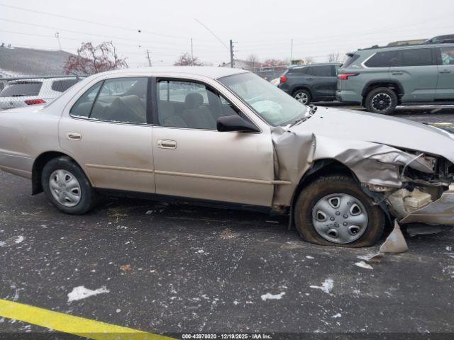 Toyota Camry Image 12