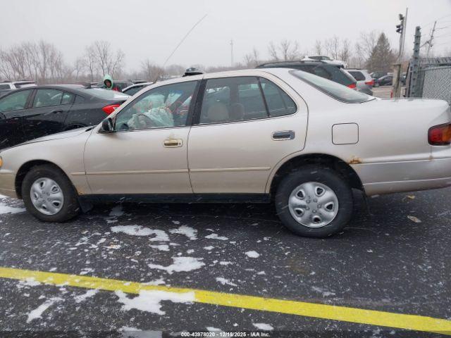 Toyota Camry Image 14