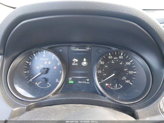 Nissan Rogue Sv Image 3