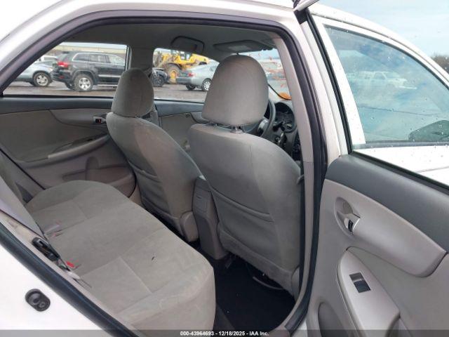 Toyota Corolla Le Image 8