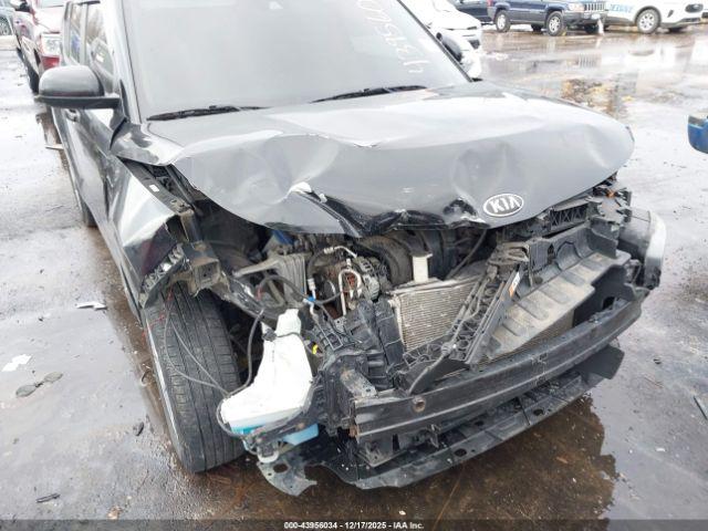 Kia Soul S Image 2