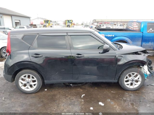 Kia Soul S Image 13