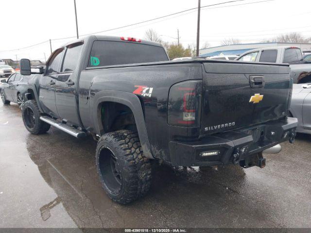 Chevrolet Silverado 2500 Lt Image 4