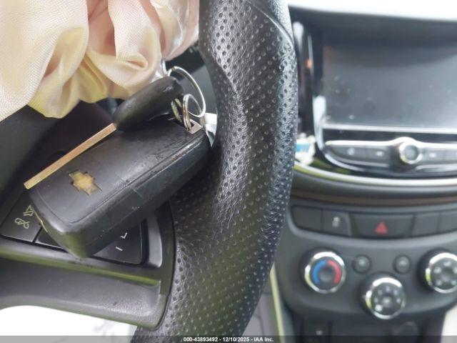 Chevrolet Trax Ls Image 12