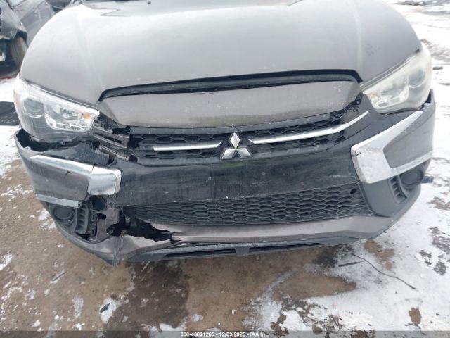 Mitsubishi Outlander 2.0 Es Image 12