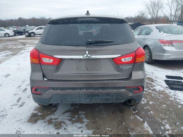 Mitsubishi Outlander 2.0 Es Image 2