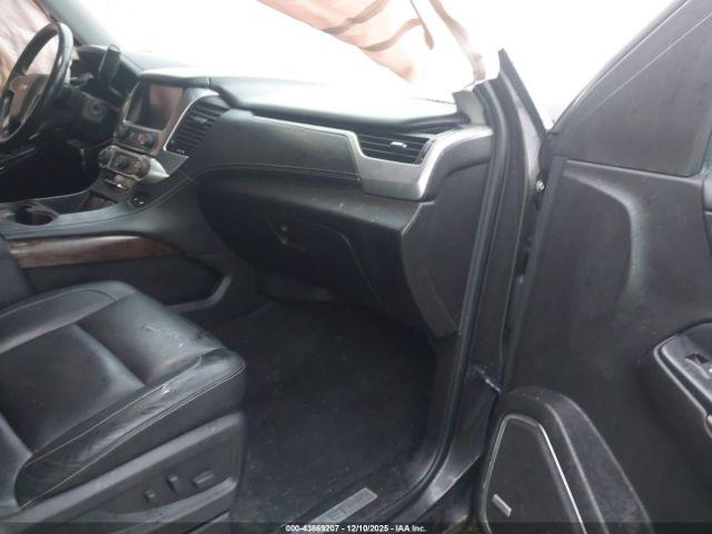 Chevrolet Suburban Lt Image 12