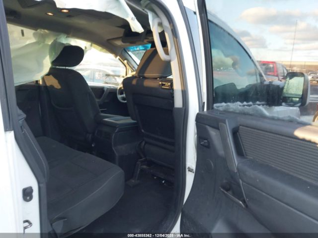 Nissan Titan Image 3