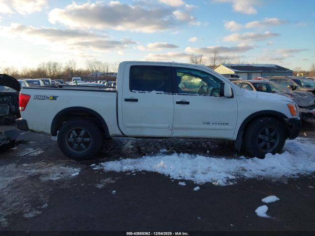 Nissan Titan Image 16