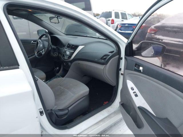 Hyundai ACCENT Se Image 5