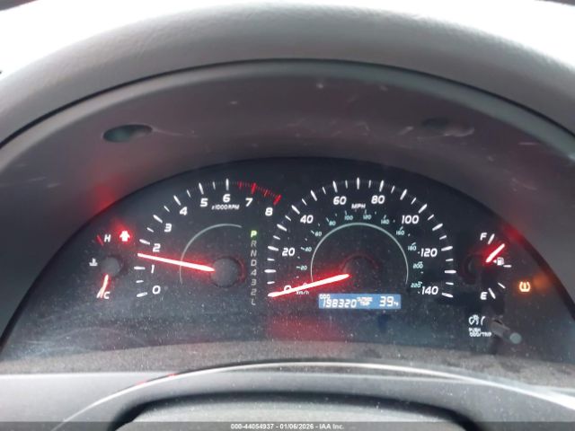 Toyota Camry Le Image 6