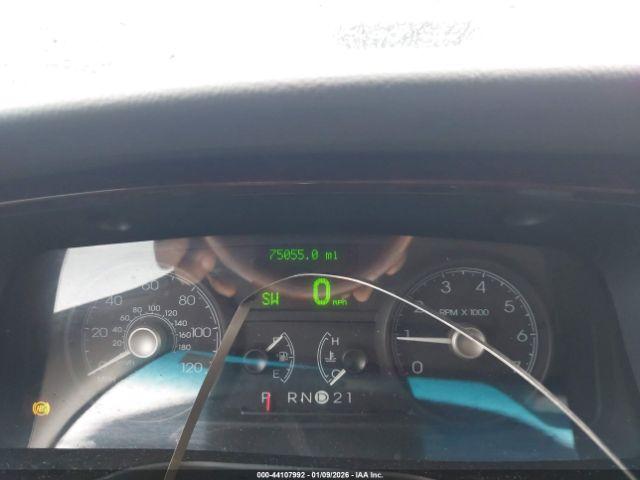 Lincoln Towncar Signature Limited Image 4